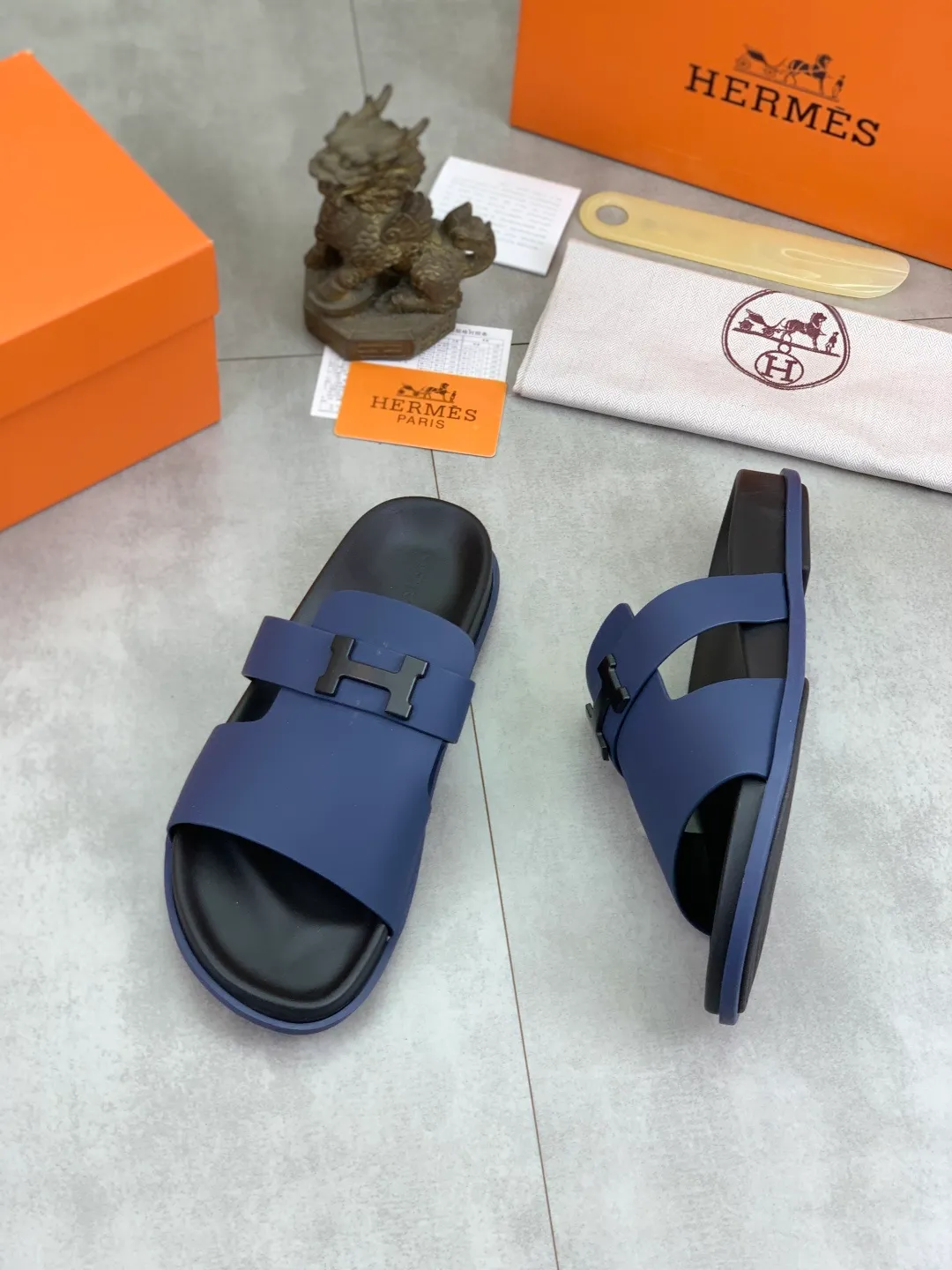 Men's shoes 💰P440 New [HERMES] high-end quality new Hermès slippers, made of imported silk calfskin, wear-resistant and non-slip rubber outsole. Fashionable and elegant code number: 39-44 (38 45 46 customized)
